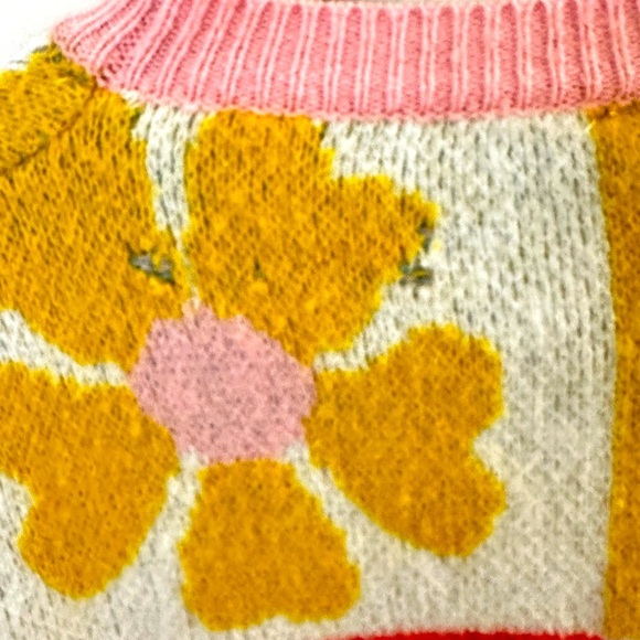 3 for $20 🌸 Dreamers Pink and Yellow Crew Neck Sweater Artistic Design - Picture 5 of 7
